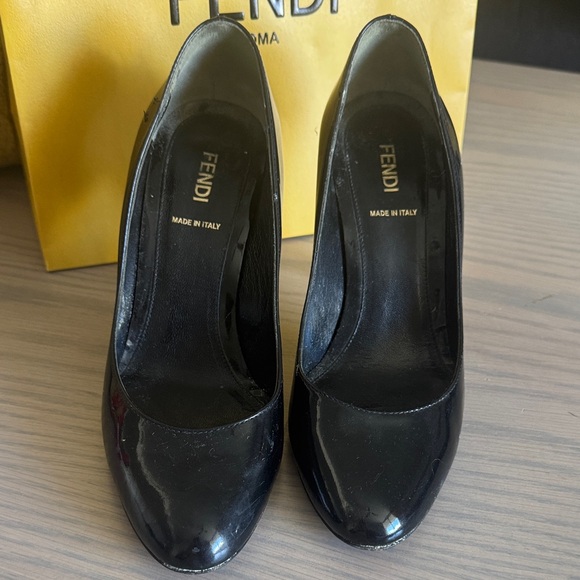 Fendi Glossy Black Heels - Picture 2 of 5